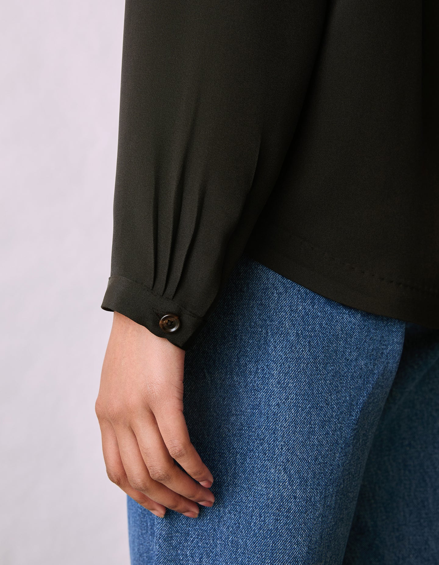 The Silk Shirt (Smoke Break Black Silk)