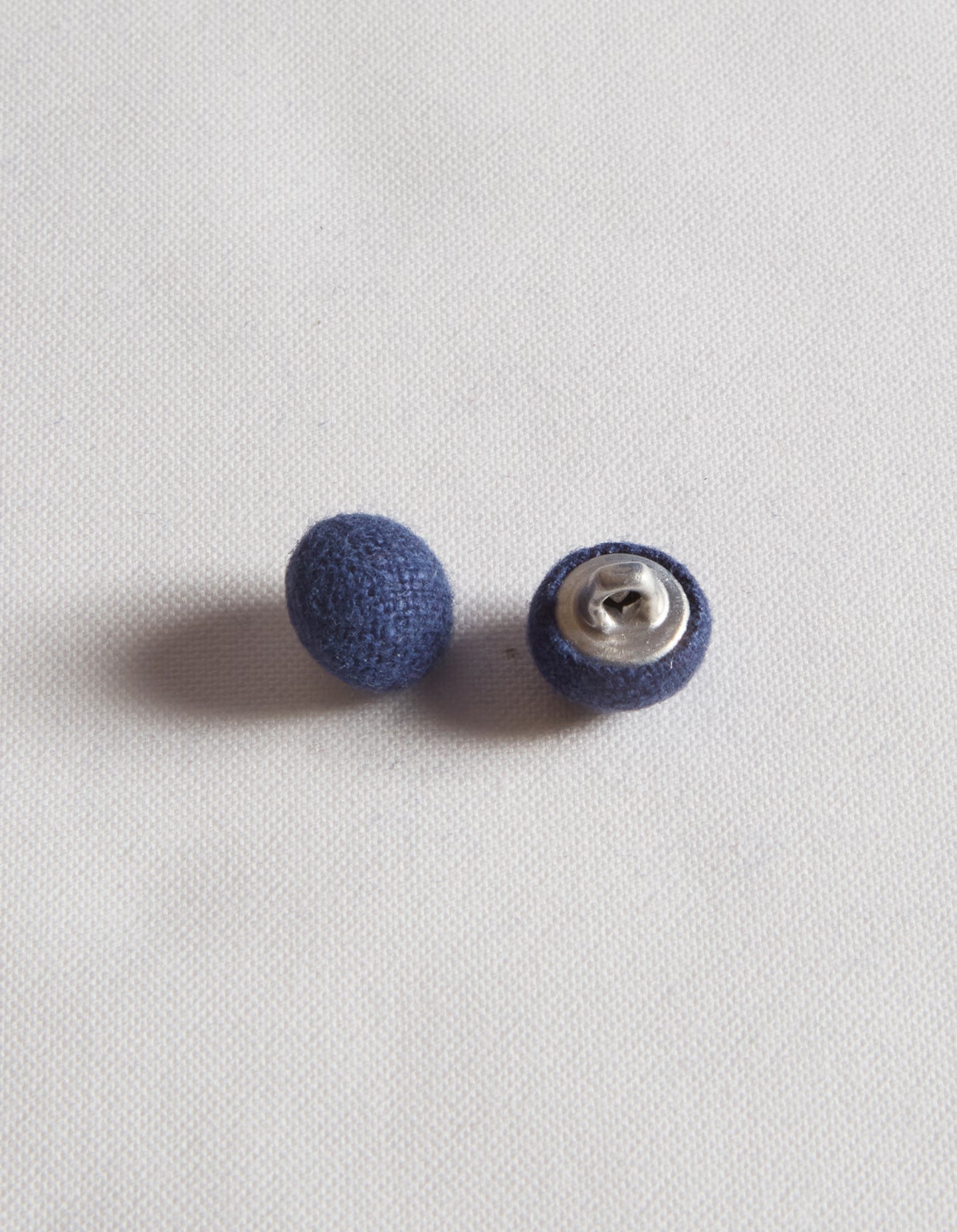 Hudson Linen Fabric Covered (Buttons)