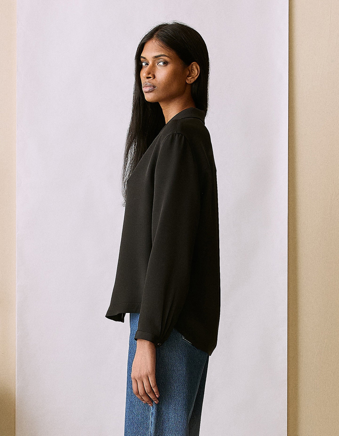 The Silk Shirt (Smoke Break Black Silk)